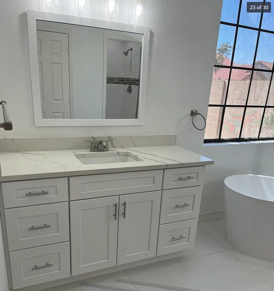 Building Photo - Cartwright Manor: Spacious & Newly Remodeled