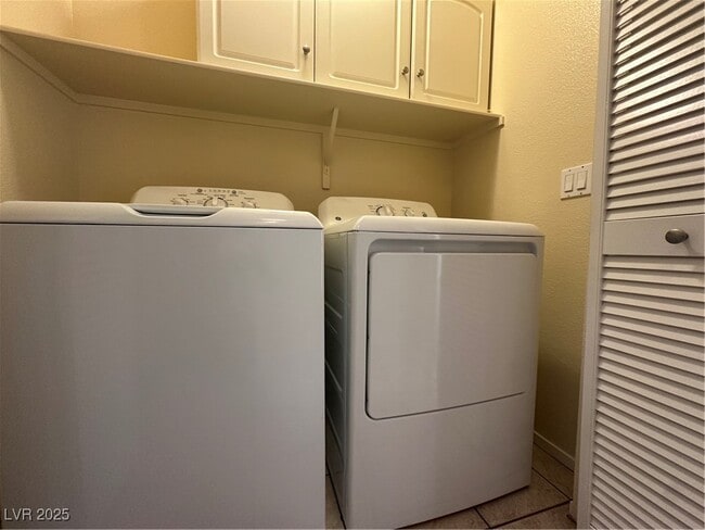 Building Photo - 821 Dancing Vines Ave