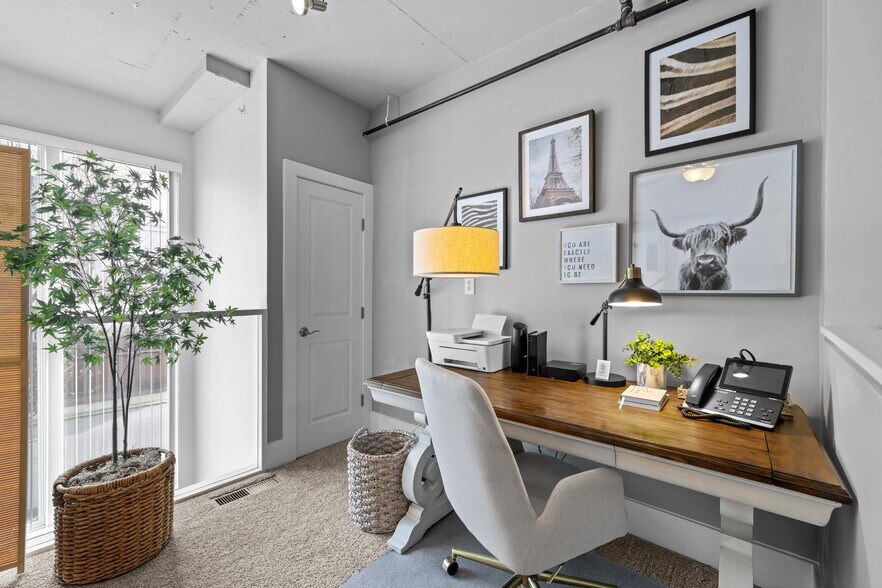 Building Photo - 444 S Blount St