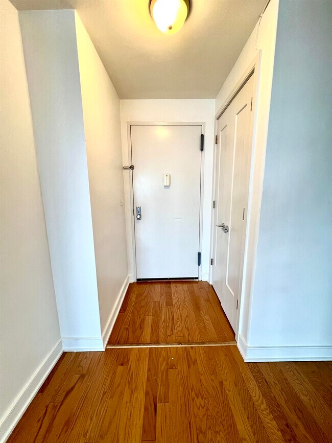 Building Photo - 500 Central Ave