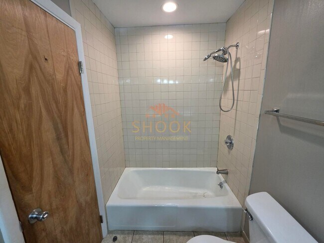 Building Photo - FRESH 4 BR HOME CLOSE TO EVERYTHING IN WEST LAFAYETTE