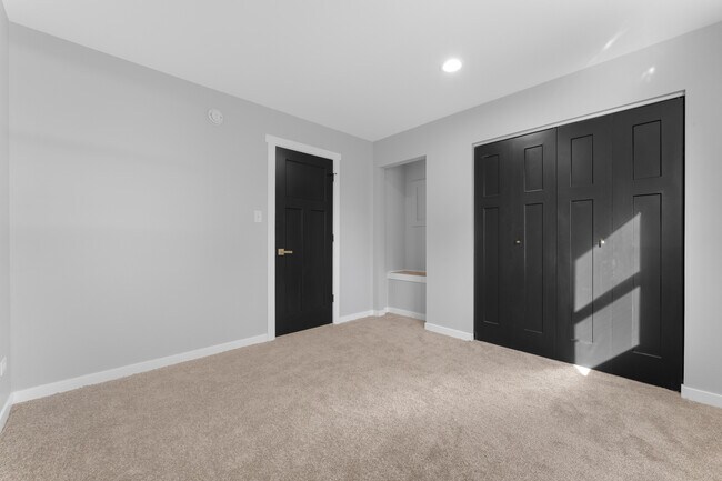 Building Photo - 2N359 Mildred Ave