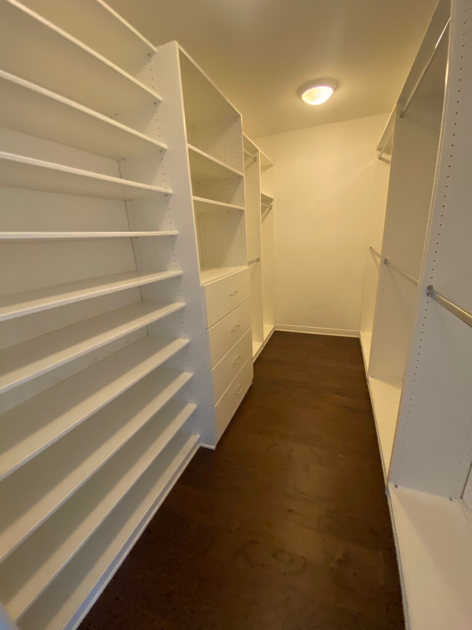 Building Photo - 5200 White Oak Ave