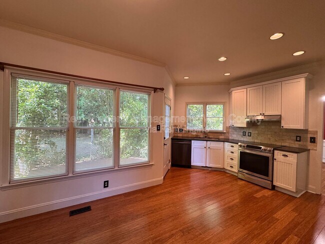 Building Photo - 102 Powder Mill Ct