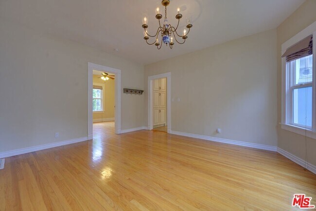 Building Photo - 1328 10th St