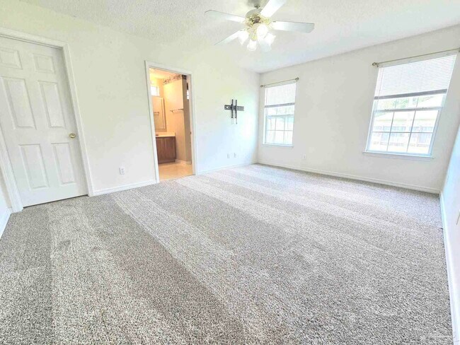 Building Photo - 2497 Redoubt Ave