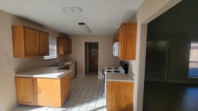Building Photo - 1507 Lindsey Ln