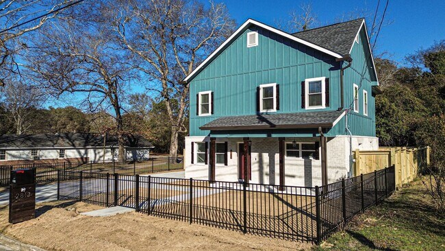 Building Photo - 2813 Mead Rd