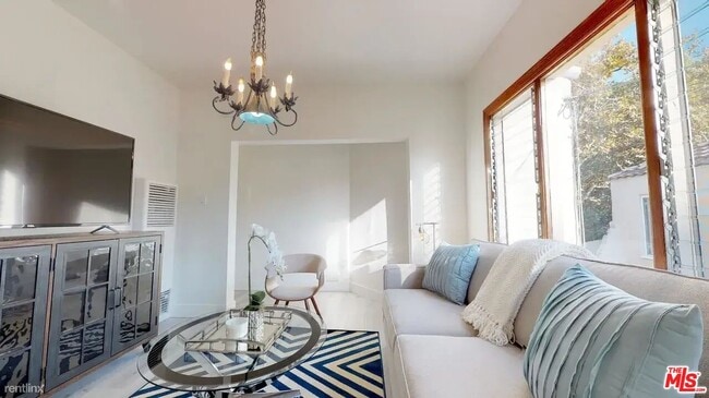 Building Photo - 245 S Swall Dr