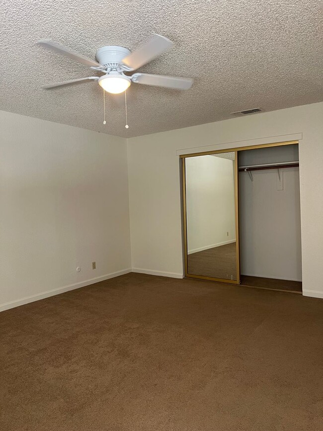 Building Photo - 2526 I St