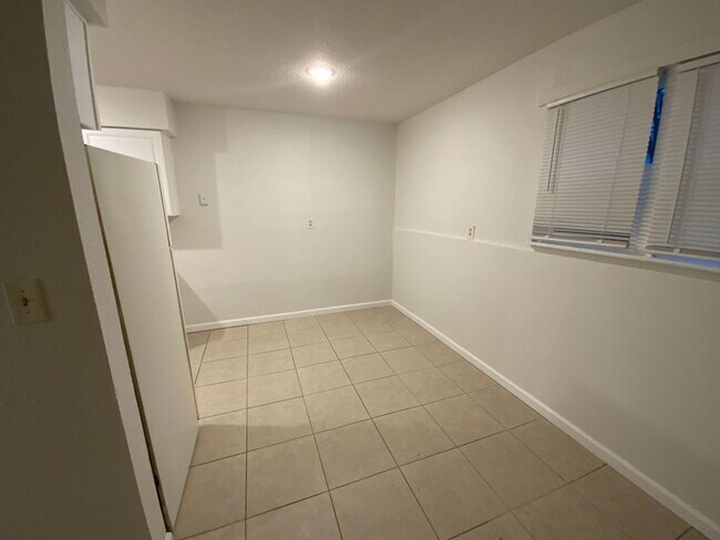 Building Photo - 211 Snead Dr