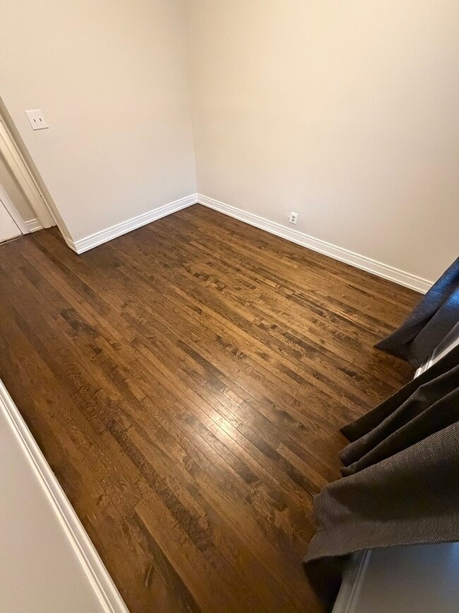 Building Photo - 3301 W Evergreen Ave