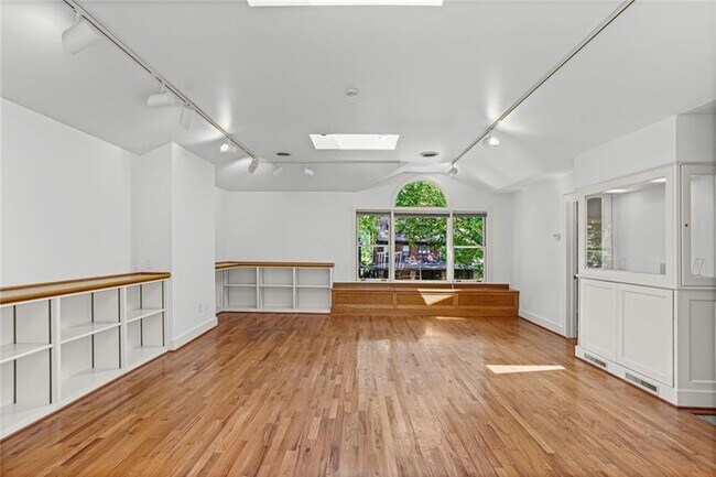 Building Photo - 1315 Denniston St