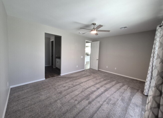 Building Photo - 7742 S Long Pond Walk Way