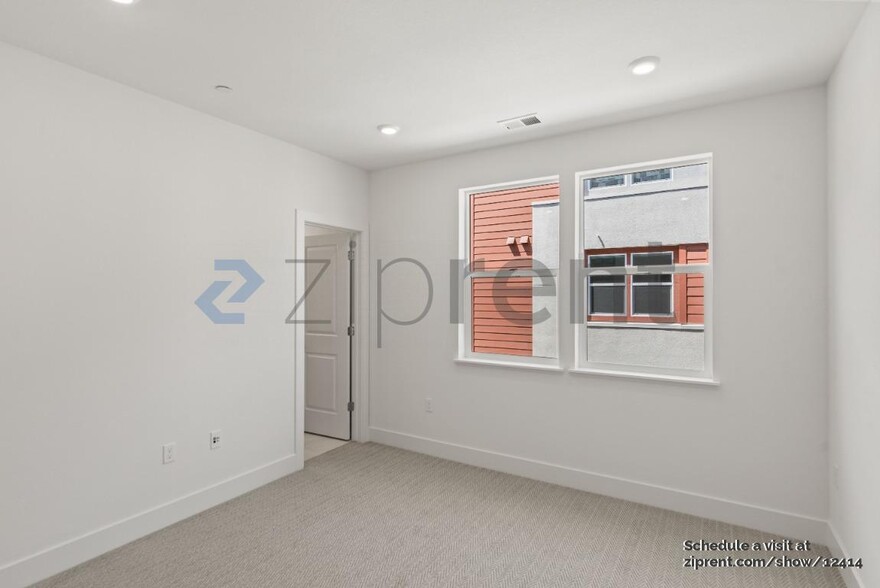 Building Photo - 3028 Lamory Pl