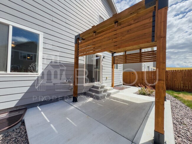 Building Photo - 10881 Aliso Dr