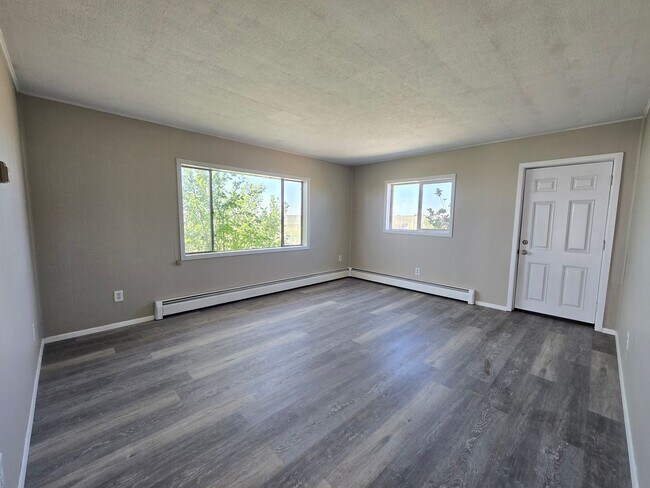 Building Photo - 2 Bedroom Country Home