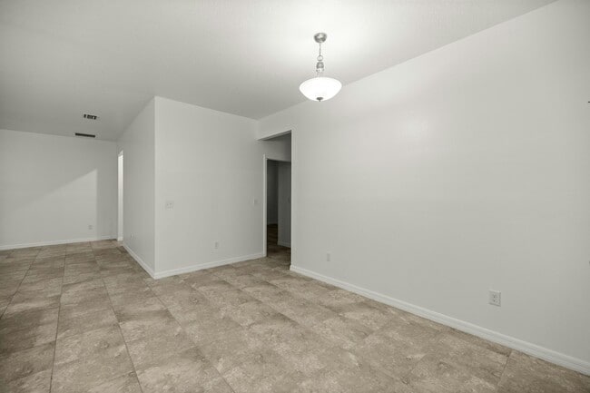 Building Photo - 5023 SW 58th Pl