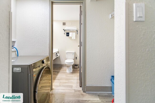 Building Photo - 1362 Passenger St