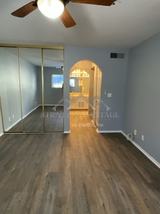 Building Photo - 3031 N Civic Center Plaza