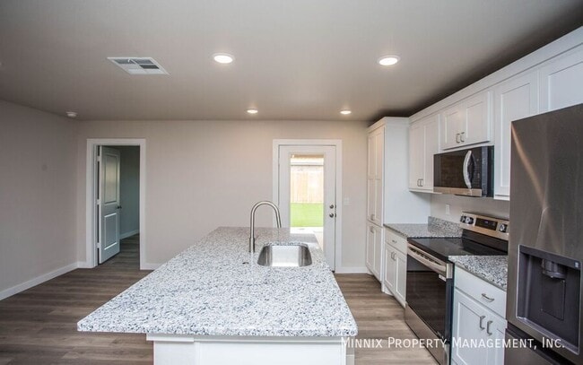 Building Photo - 312 E 77th St