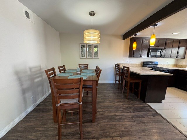 Building Photo - 670 Kumquat Way