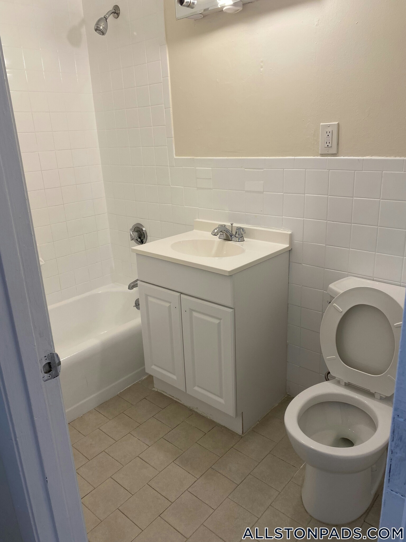 Building Photo - 34 Gardner St