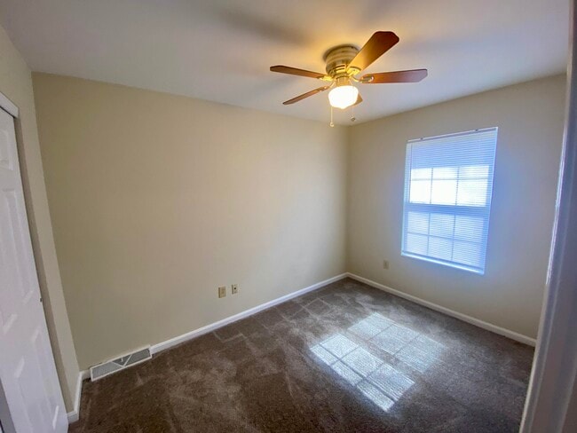 Building Photo - 1694 Jeffrey Ln
