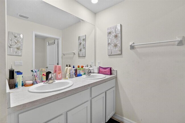 Building Photo - 2841 Gumbo Limbo Dr