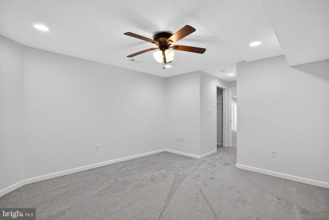 Building Photo - 28 Basalt Dr