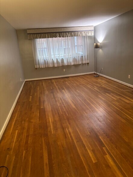 Building Photo - 3416 Grove Ave