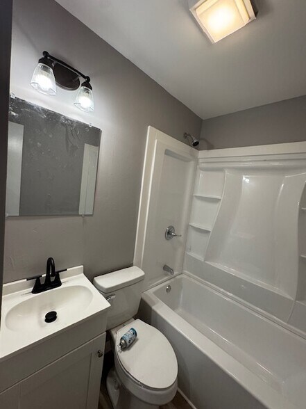 Bathroom - 2628 Louise Ave