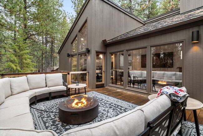 Building Photo - 70335 Sword Fern