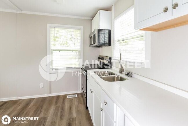 Building Photo - 4411 N Charlotte Street, Kansas City, MO 6...
