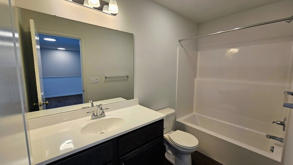 Building Photo - 63 N Conifer Dr