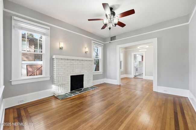 Building Photo - 1047 Cherry St