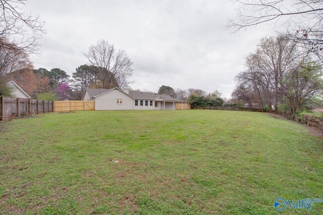 Building Photo - 2042 Rosebury Ln SW