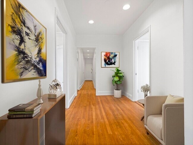 Building Photo - 35 Bowdoin St