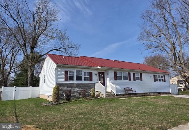 Building Photo - 28 Briar Ln