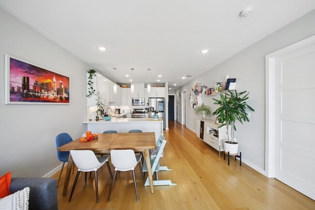 Building Photo - 306 New York Ave