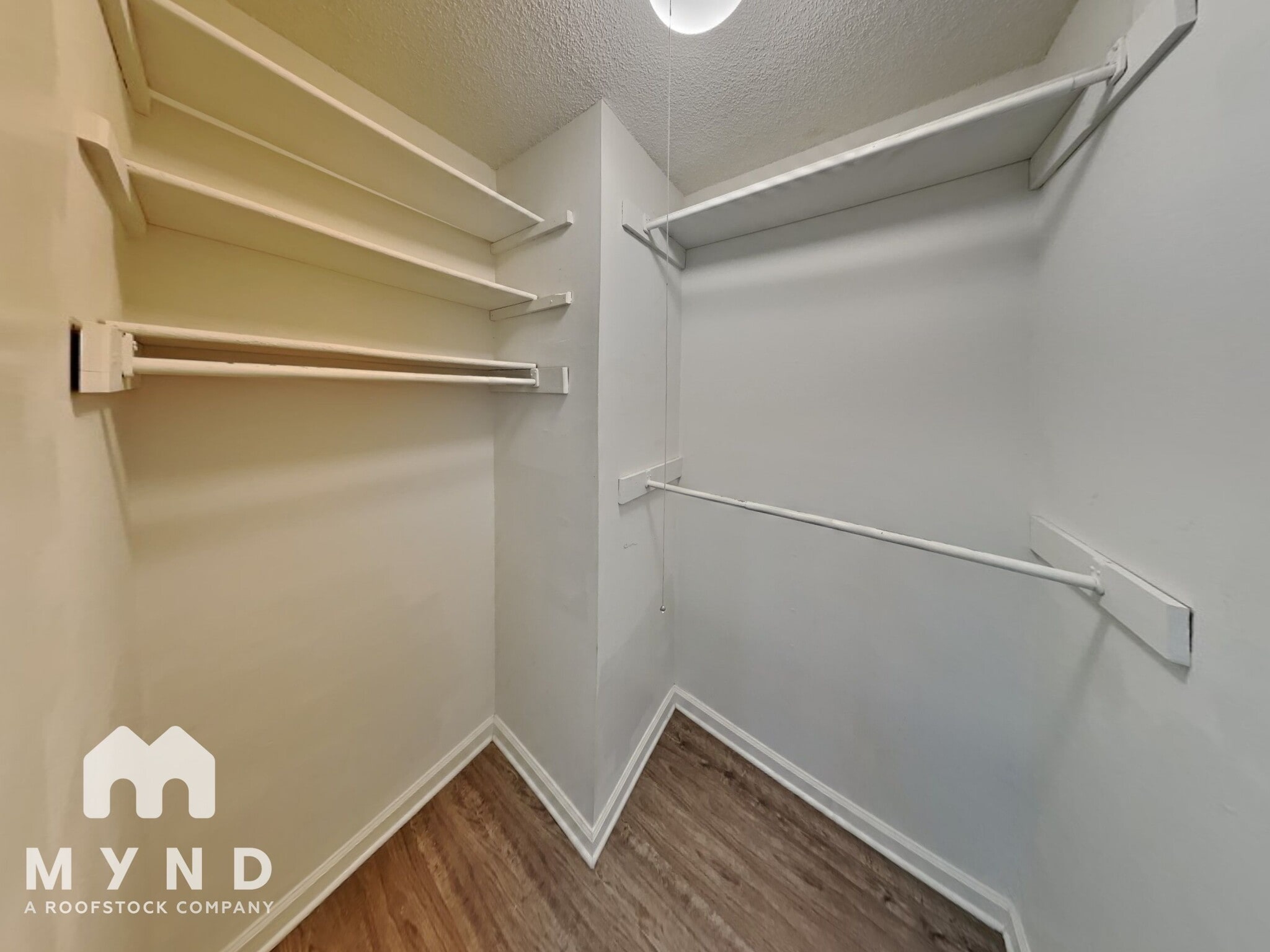 Building Photo - 530 Creekwood Cir S