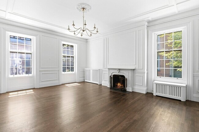 Building Photo - 2 Otis Pl