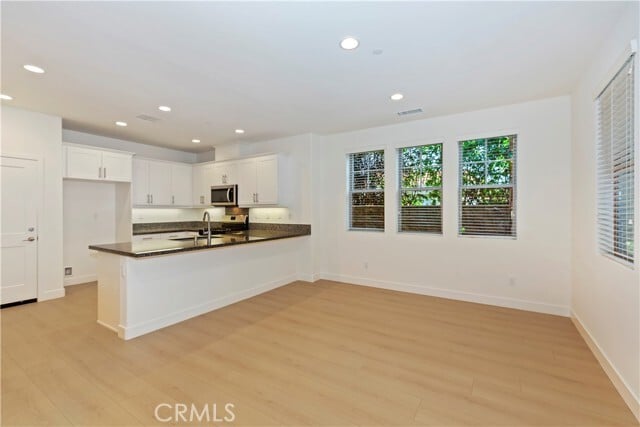 Building Photo - 568 Granite St