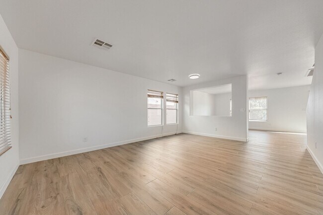 Building Photo - Fully Remodeled & Move-In Ready – Modern Finishes + Huge Loft!