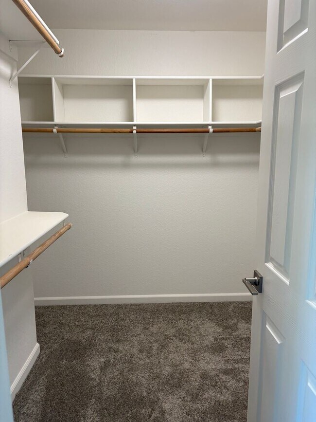 Building Photo - 1810 Carneros Cir