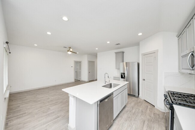 Building Photo - 7923 Cattleman Vly Dr