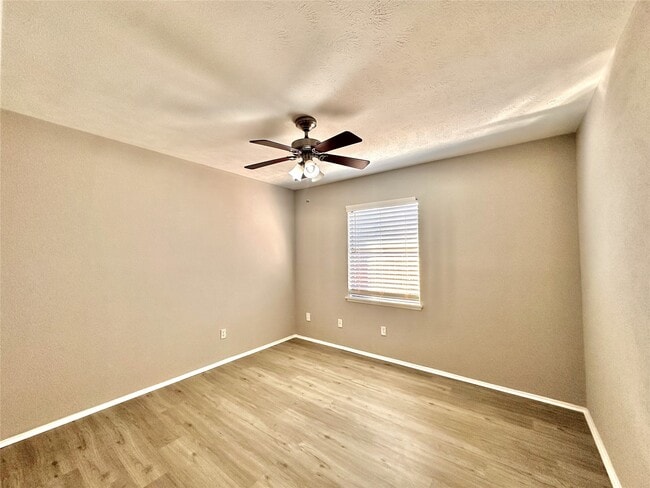 Building Photo - 5818 Evening Shadows Ln