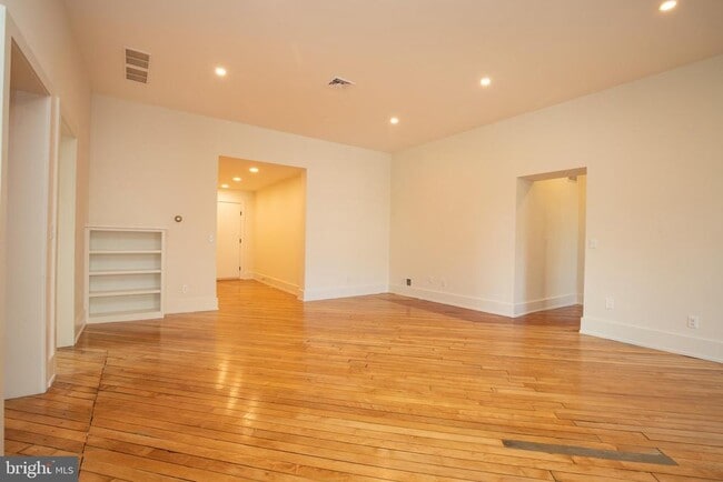 Building Photo - 71 S Main St