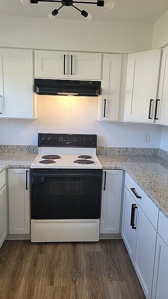 Building Photo - 2465 Trygg Dr