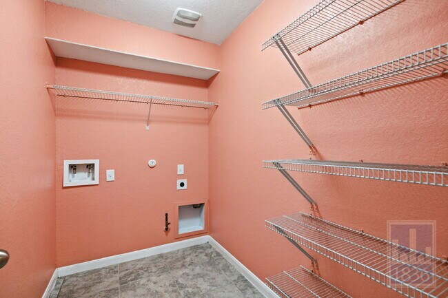 Building Photo - 432 Thunderstorm Ave